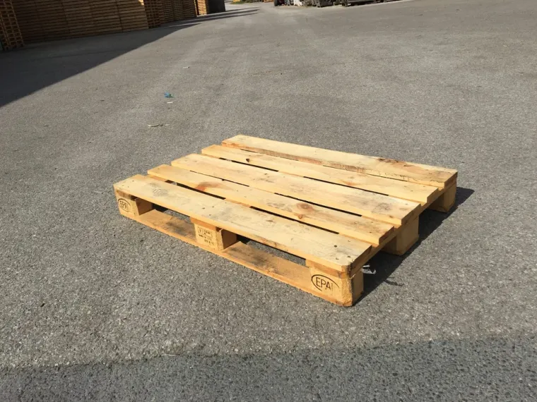 Vente de palettes d'europe premier choix dans l'Oise, Aisne, A.V.S Recyclage Diffusion